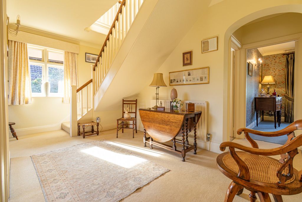 Property photo 3 of 52 3906895