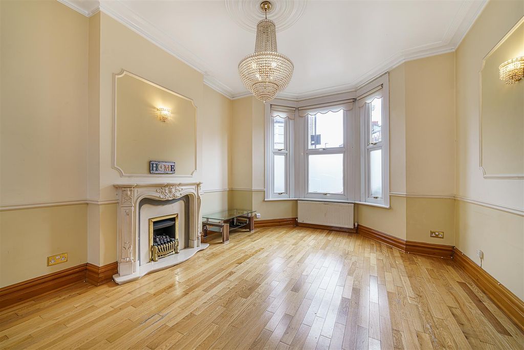 Property photo 3 of 13