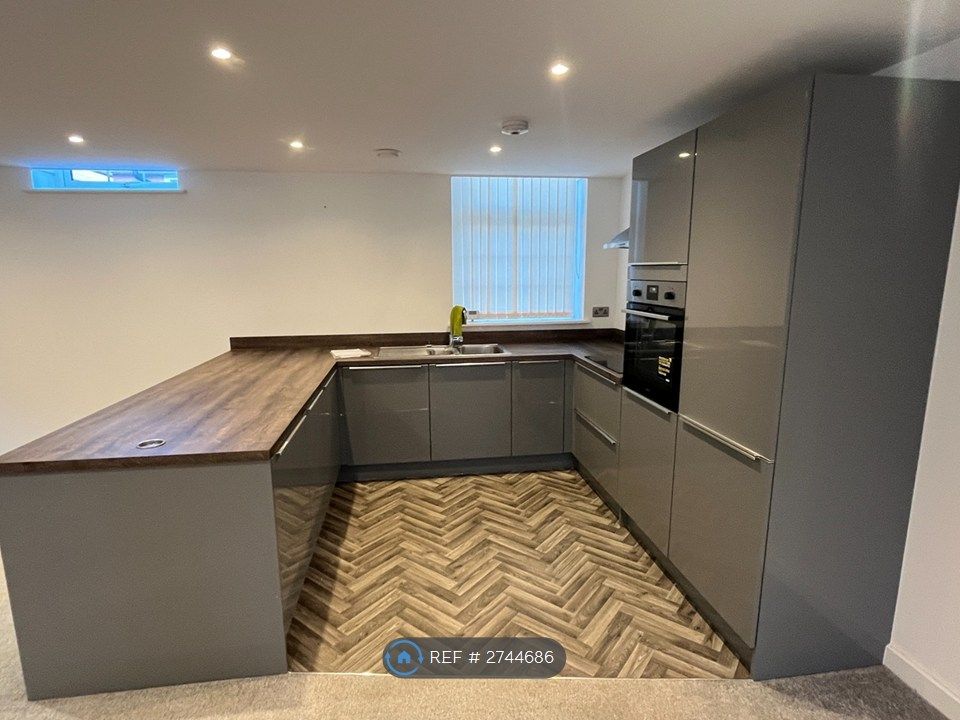 Property photo 2 of 9 Kitchen