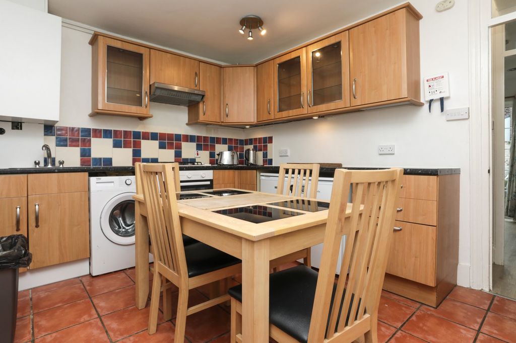 Property photo 3 of 8 Picture 3