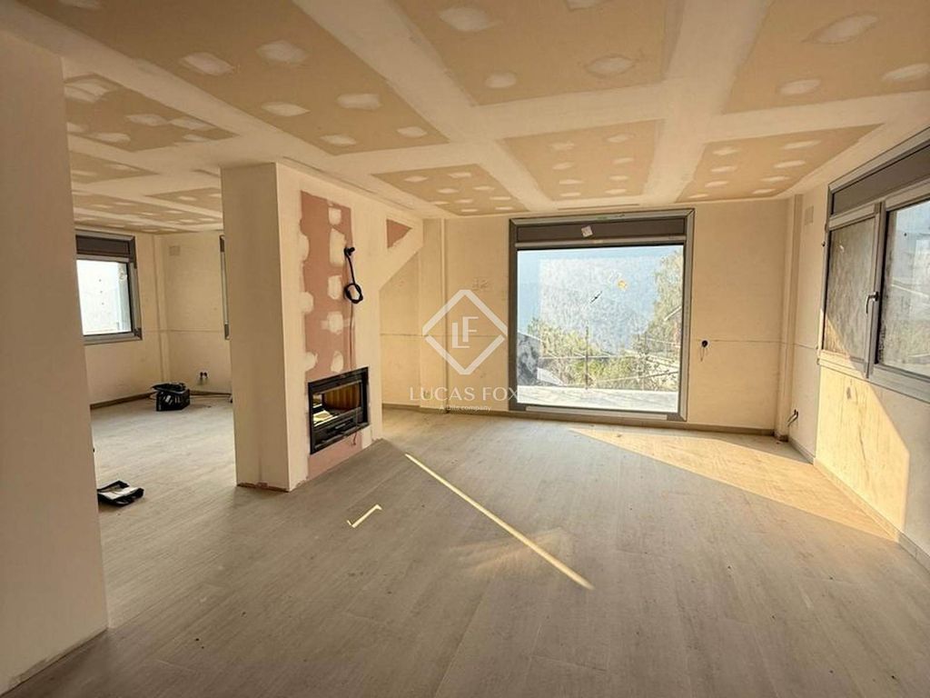 Property photo 3 of 54