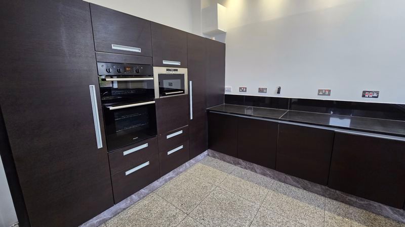 Property photo 3 of 17 Photo 2