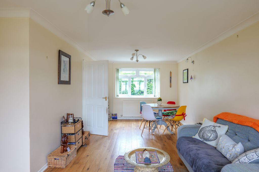Property photo 2 of 25