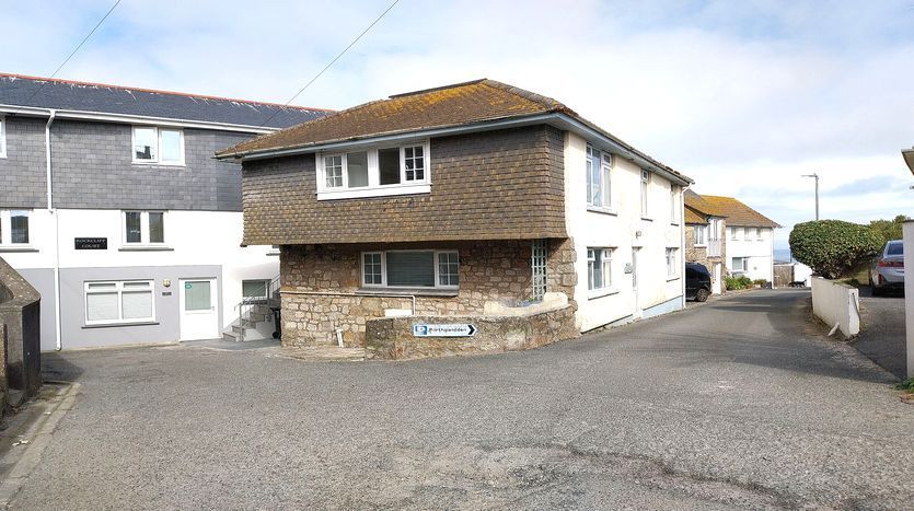 Property photo 2 of 10