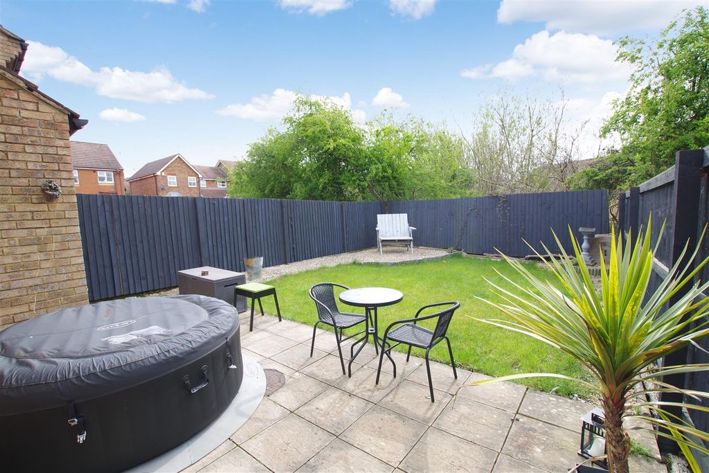 Property photo 2 of 9