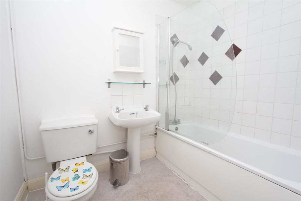 Property photo 3 of 6