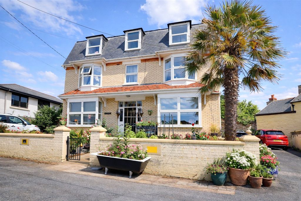 Property photo 1 of 23 1 - Picture No. 28