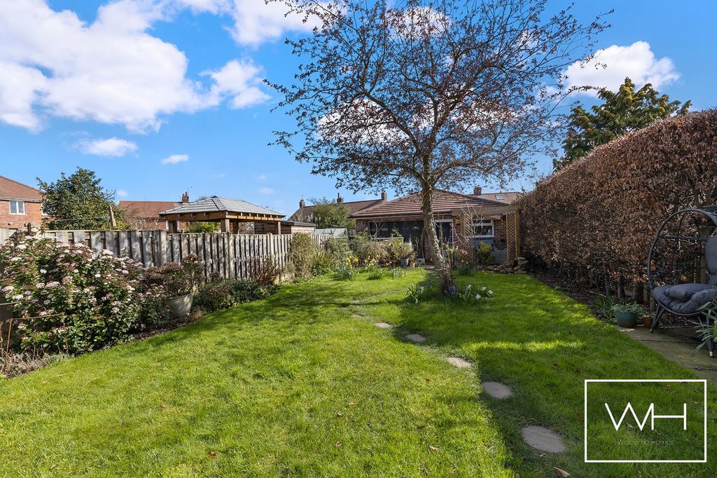 Property photo 2 of 20 12 Walden Avenue Scawthorpe 20_297