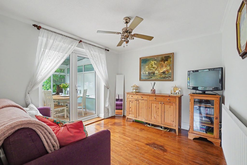 Property photo 2 of 16 5366105