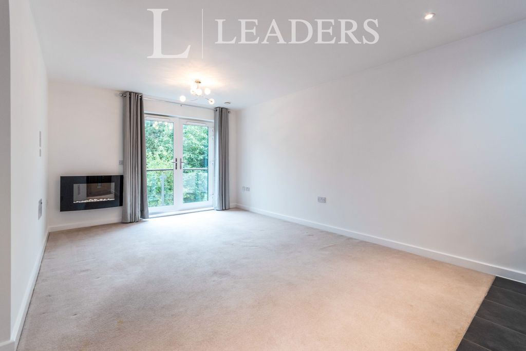 Property photo 3 of 10 liv
