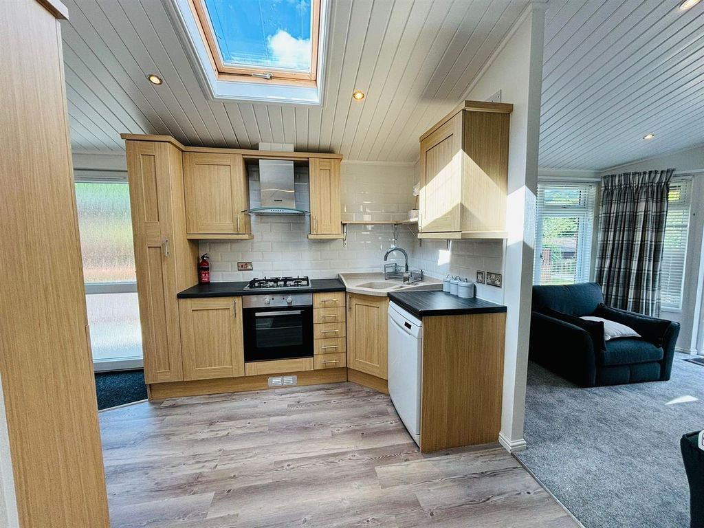 Property photo 3 of 9 Limefitt-7.Jpg