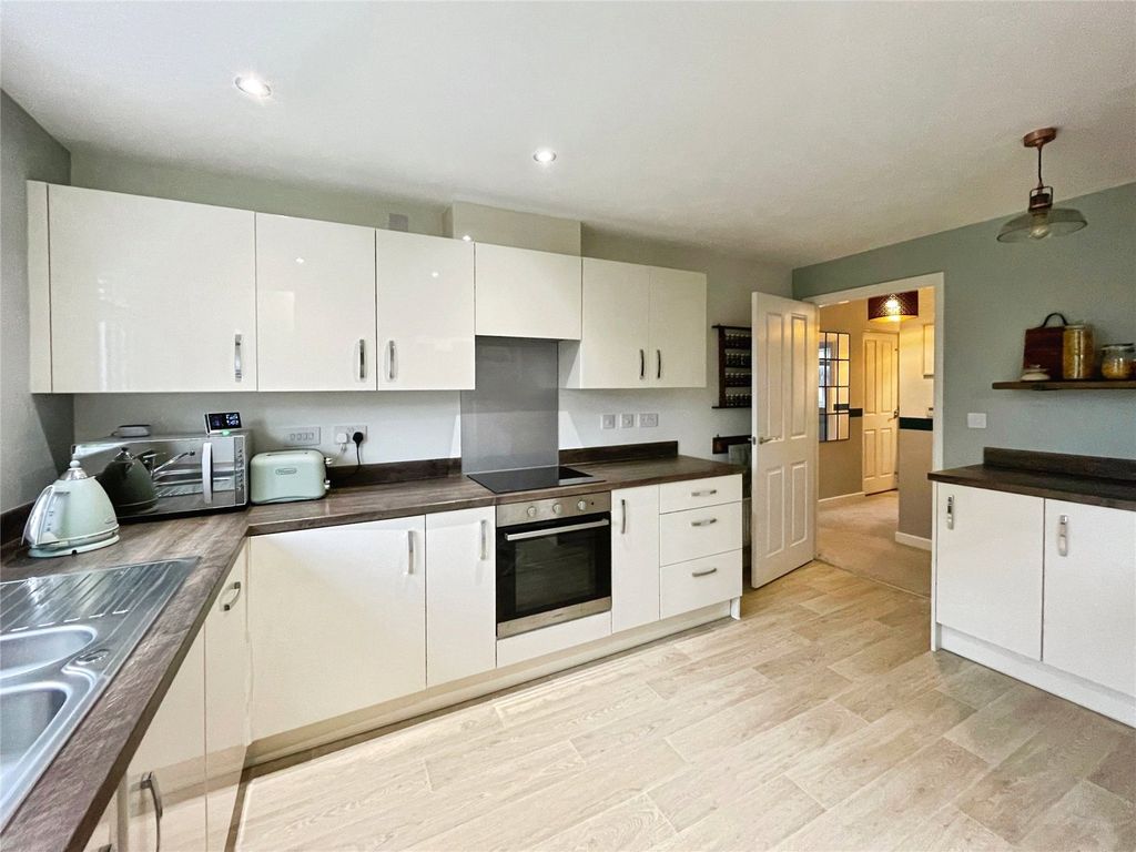 Property photo 2 of 28 Picture No. 03