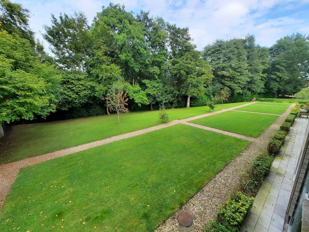 Additional image 8 of 2 bed flat to rentLanes, Yeovil BA22