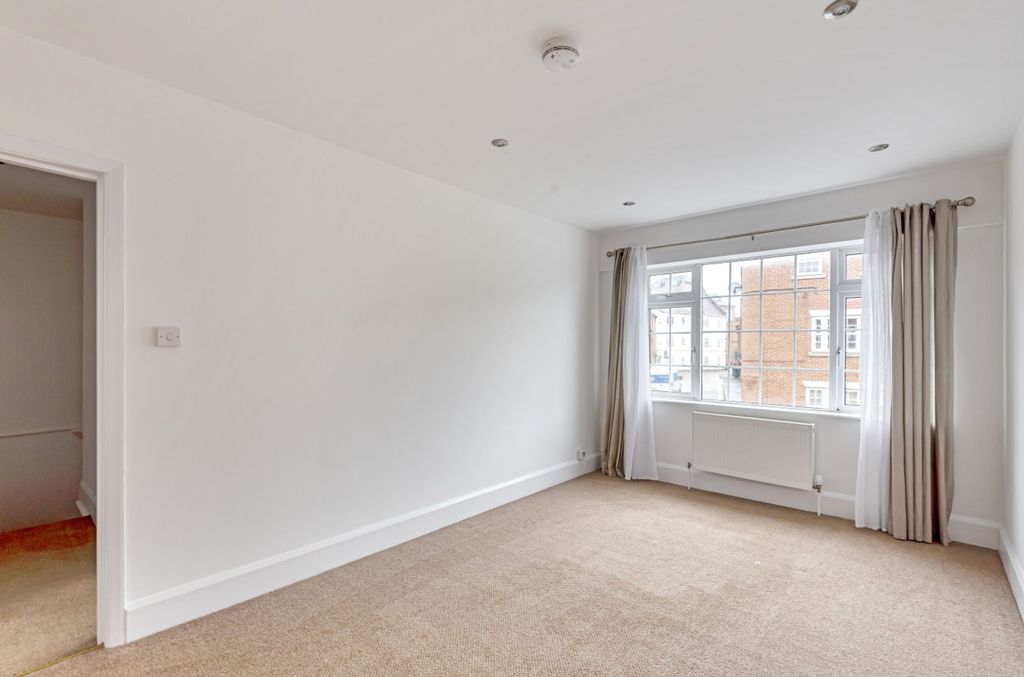 Property photo 3 of 6