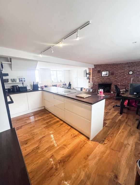 Property photo 3 of 13 Kitchen