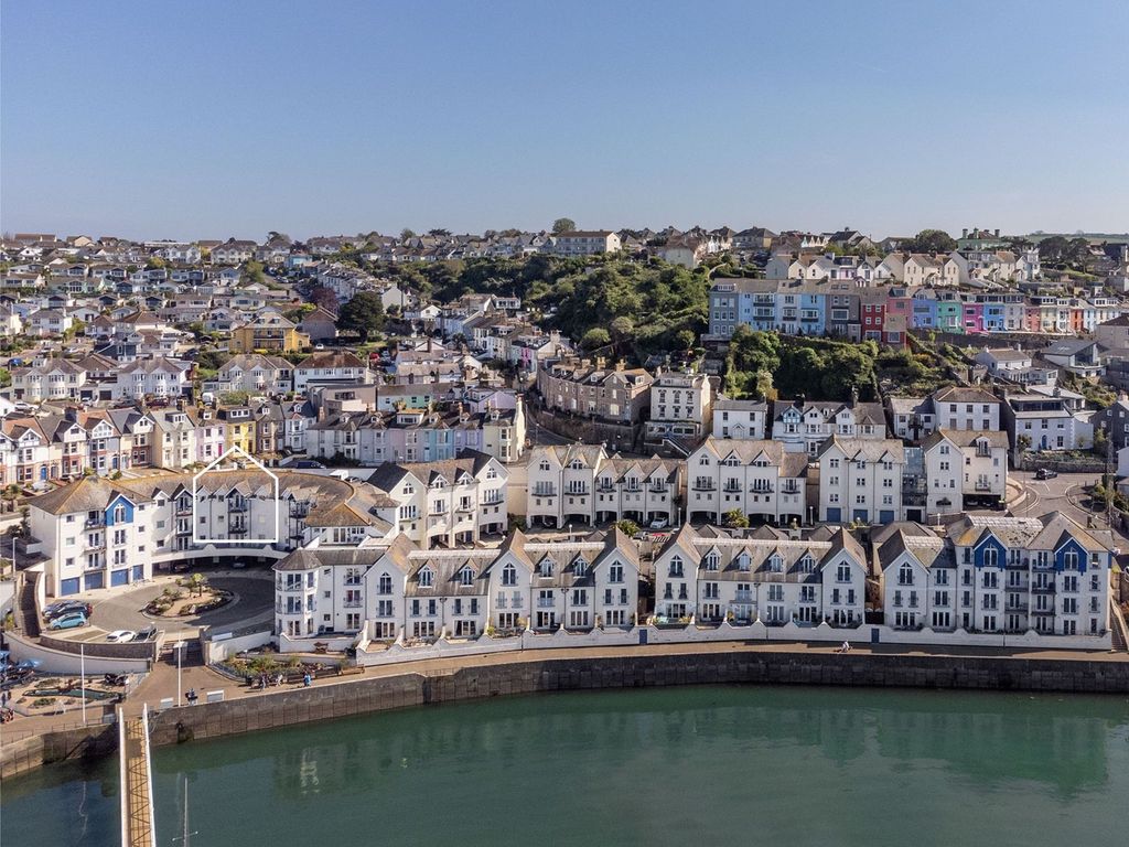 Property photo 1 of 9 52 Moorings Reach Drone With Icon