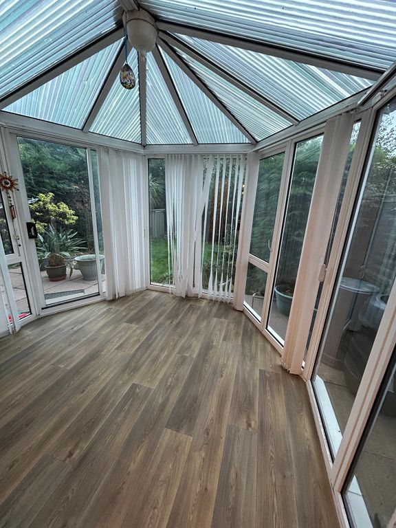 Property photo 3 of 12 Conservatory