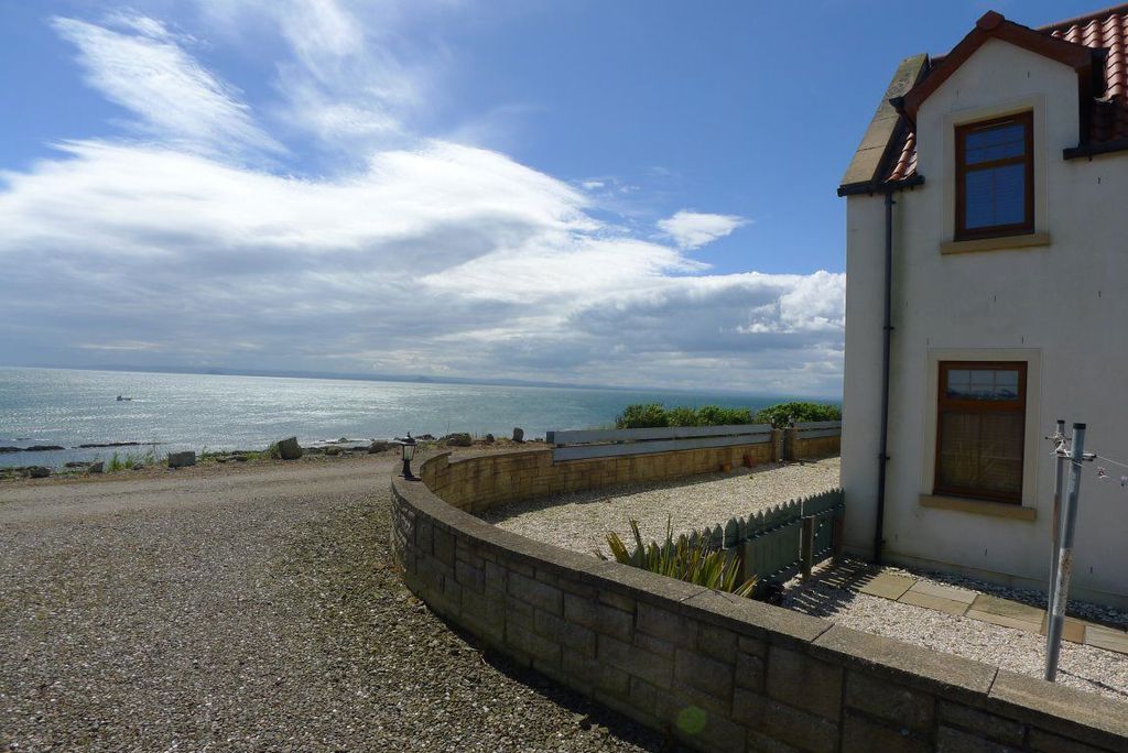 Property photo 2 of 31