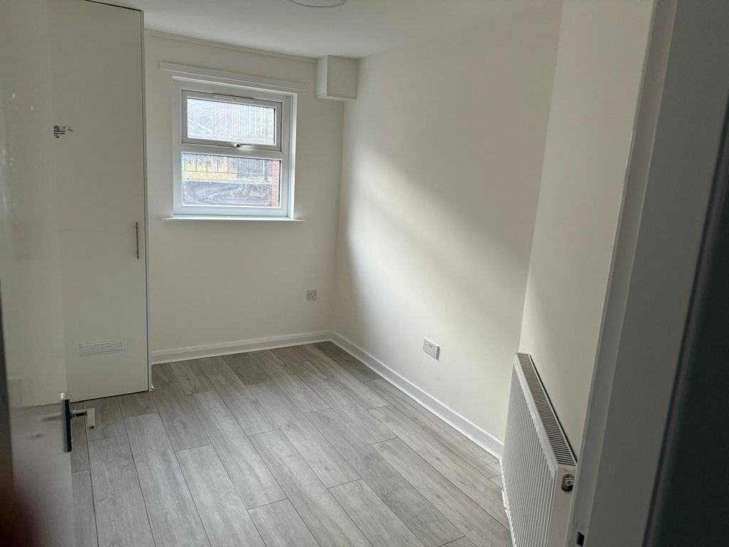 Property photo 3 of 9 Gallery