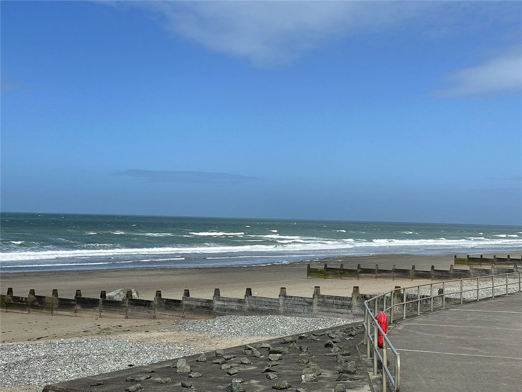 Additional image 12 of 2 bed flat for saleMarine Parade, Tywyn, Gwynedd LL36