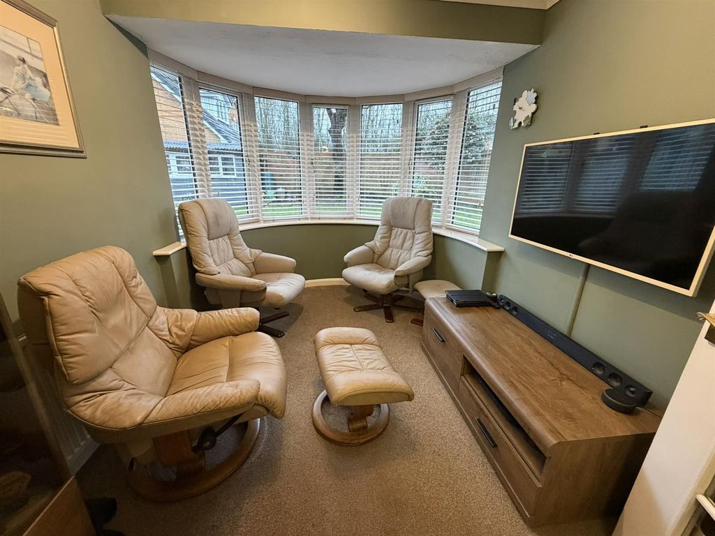 Additional image 11 of 4 bed property for salePreston Drive, Daventry NN11