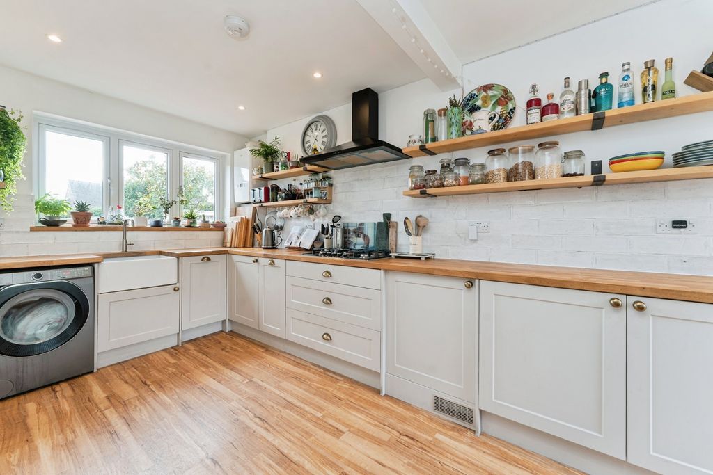 Property photo 3 of 22 Pbox-Img.Jpg