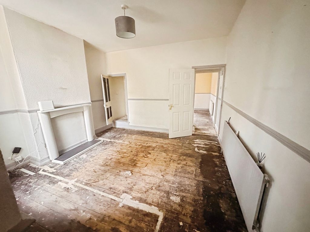 Property photo 2 of 5 Living Room