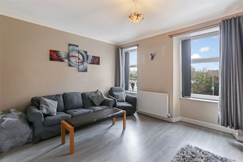 Property photo 3 of 15 Living Room