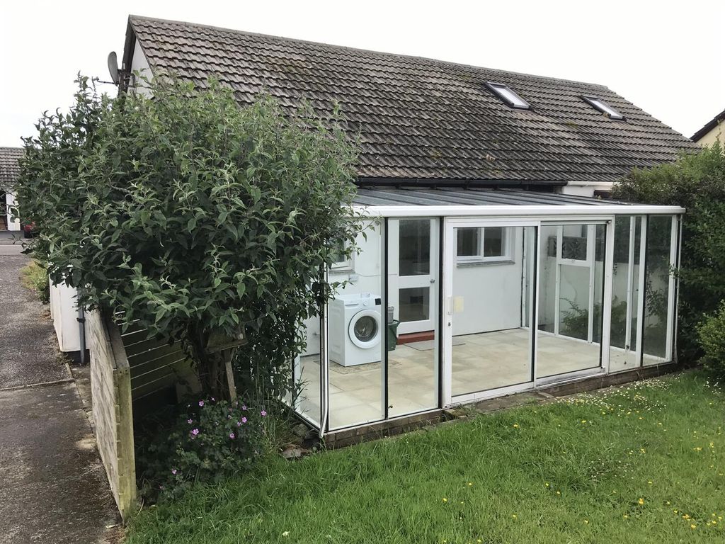 Property photo 2 of 13 Conservatory
