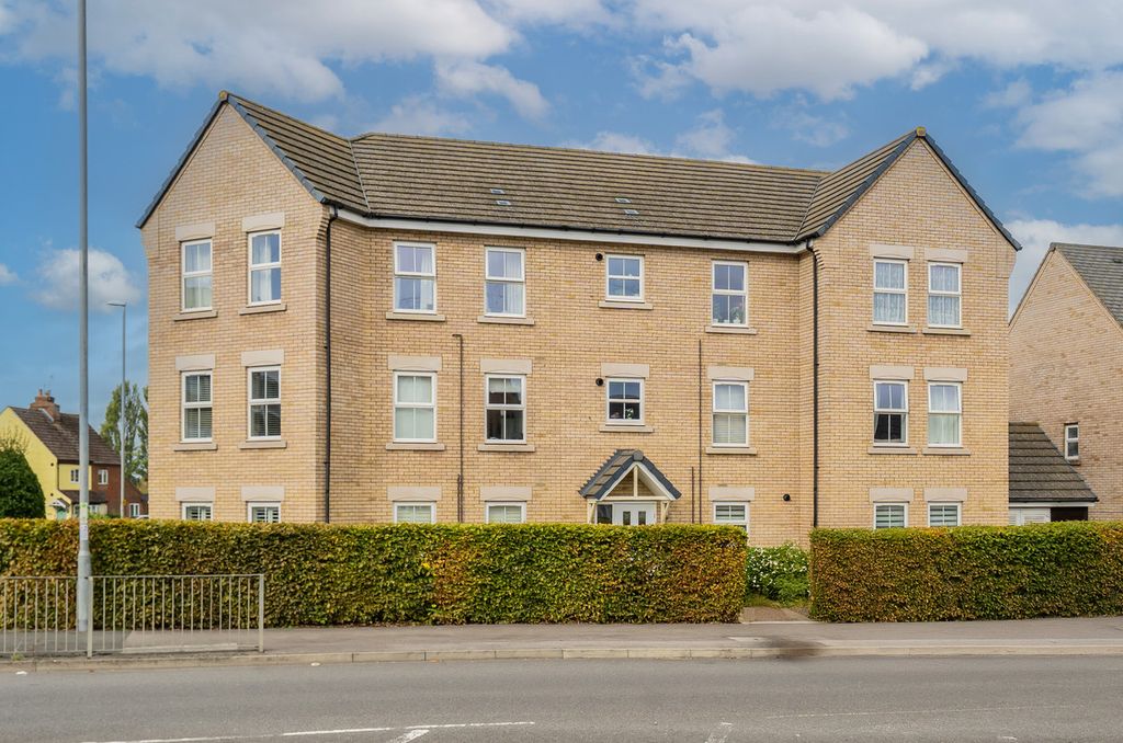 Property photo 1 of 12