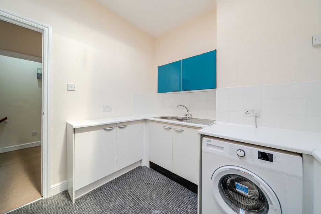 Property photo 2 of 10 1535628-2-1A13572...