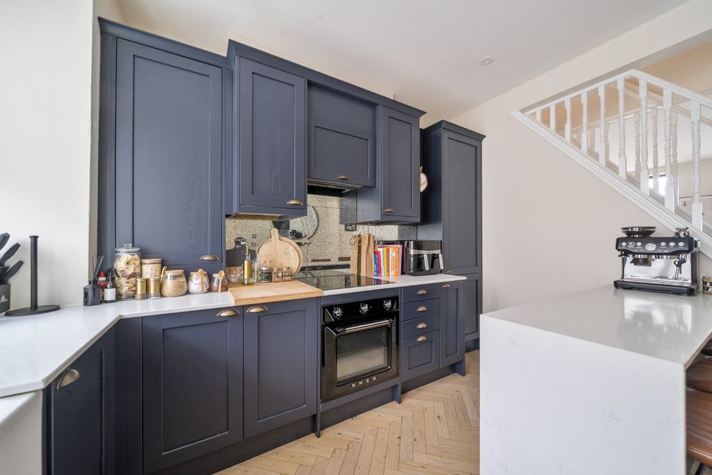 Property photo 2 of 9 Picture No. 13