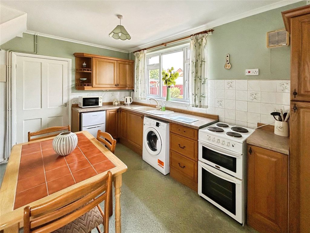 Property photo 2 of 16 Kitchen