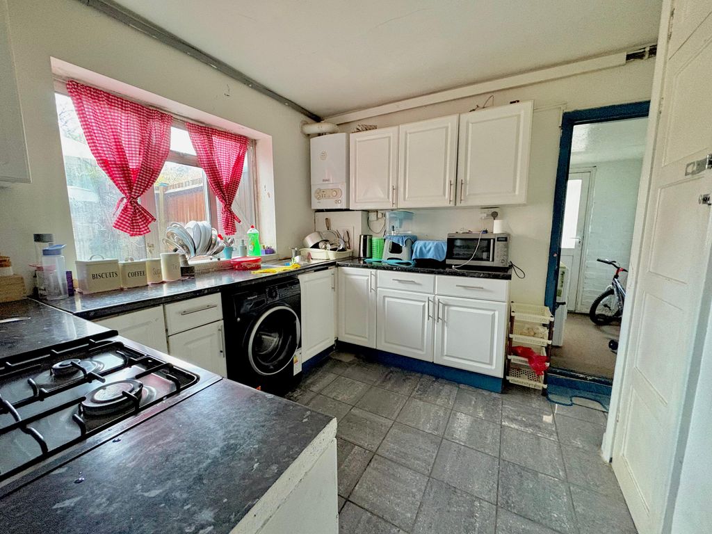 Property photo 2 of 8