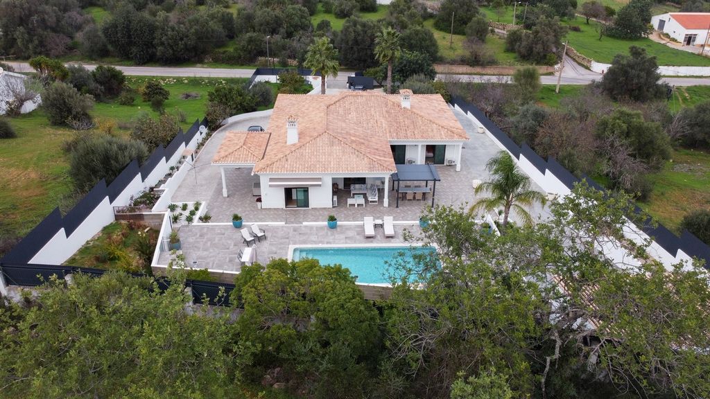 Property photo 2 of 26