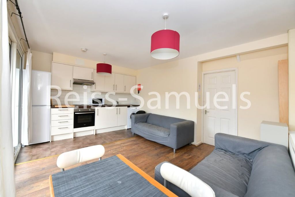 Property photo 3 of 23