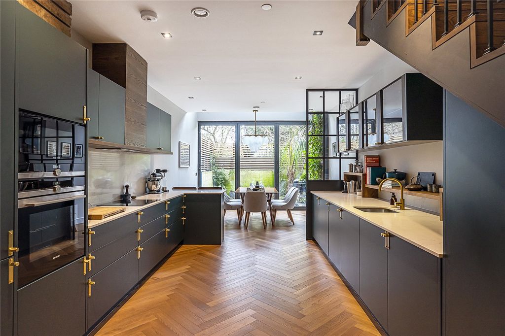 Property photo 3 of 20 Picture No. 18