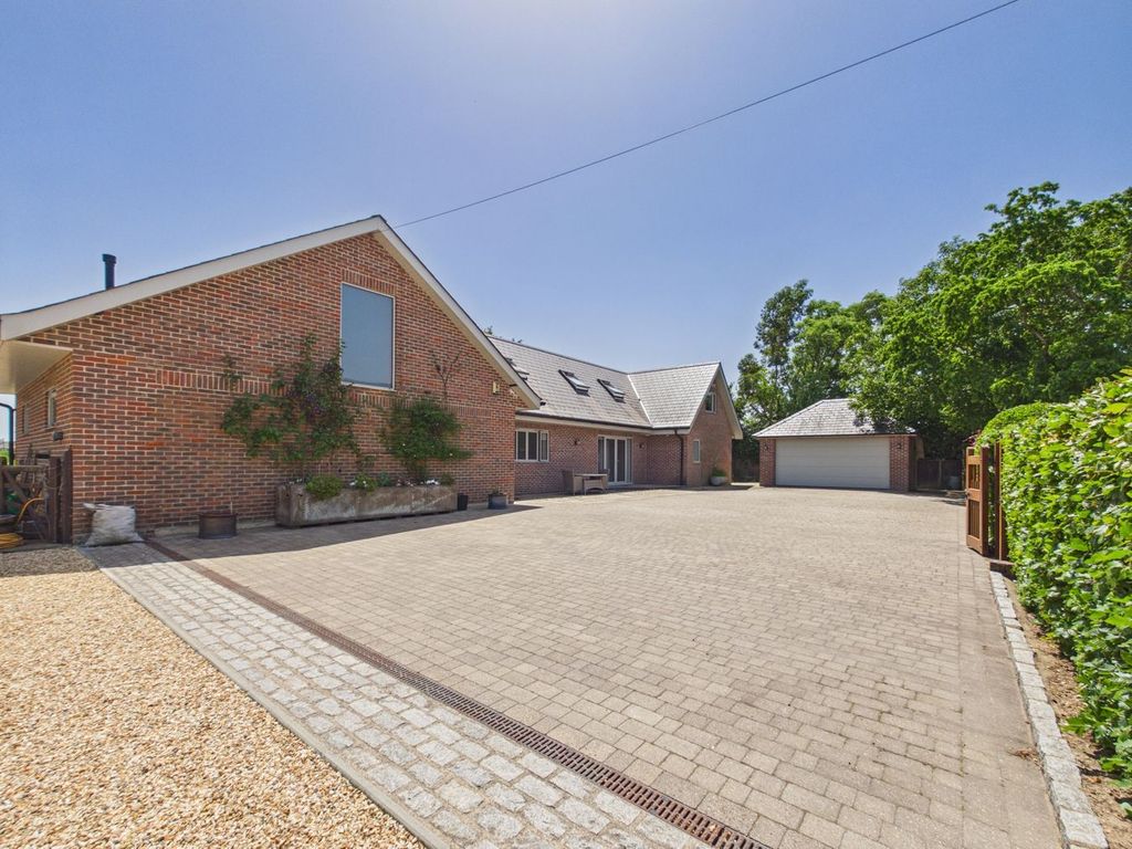 Property photo 2 of 42