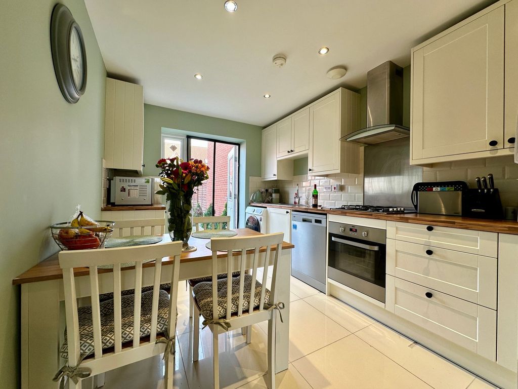 Property photo 2 of 13 Kitchen