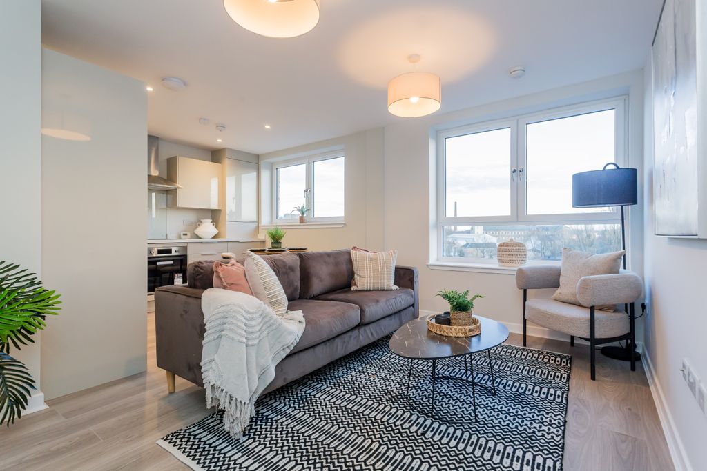 Property photo 2 of 13 Property Image 3