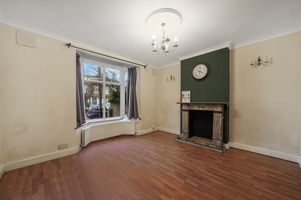 Property photo 3 of 20