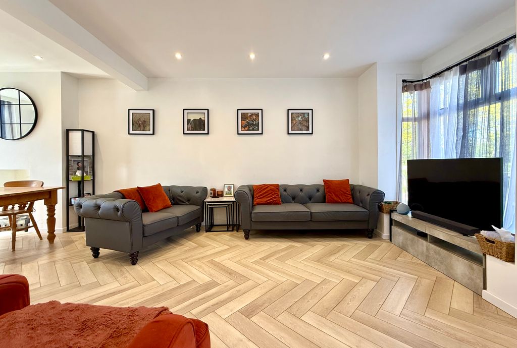 Property photo 2 of 15