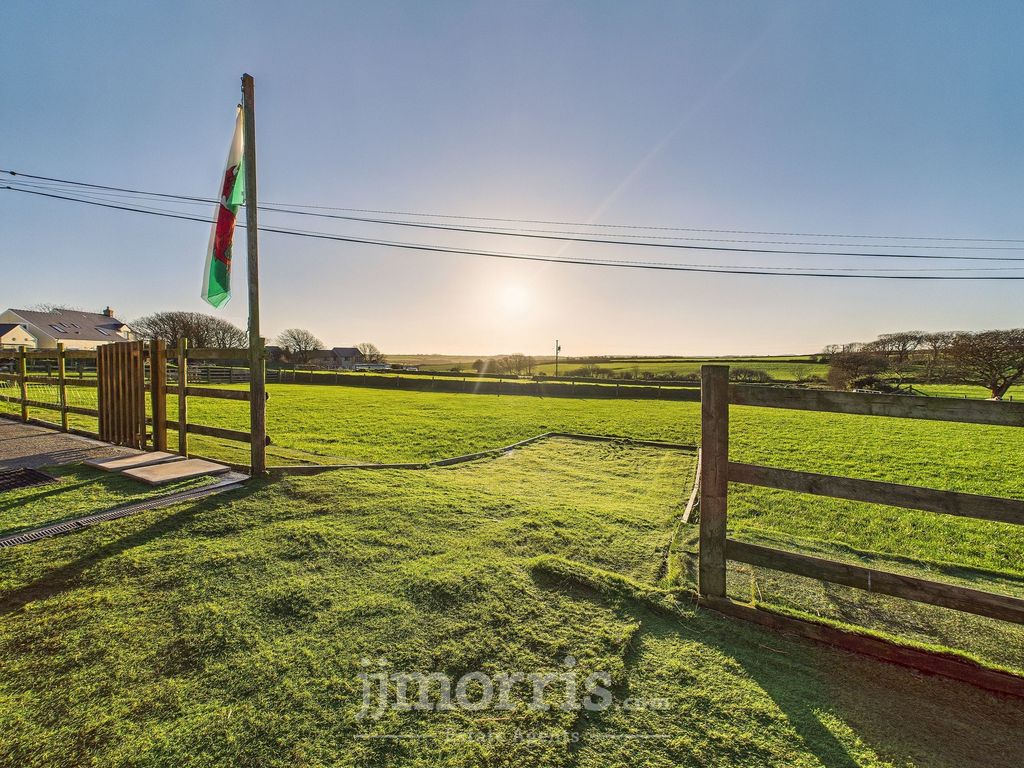 Property photo 3 of 43