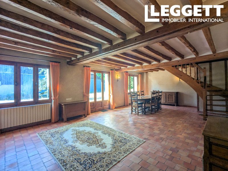 Property photo 2 of 10