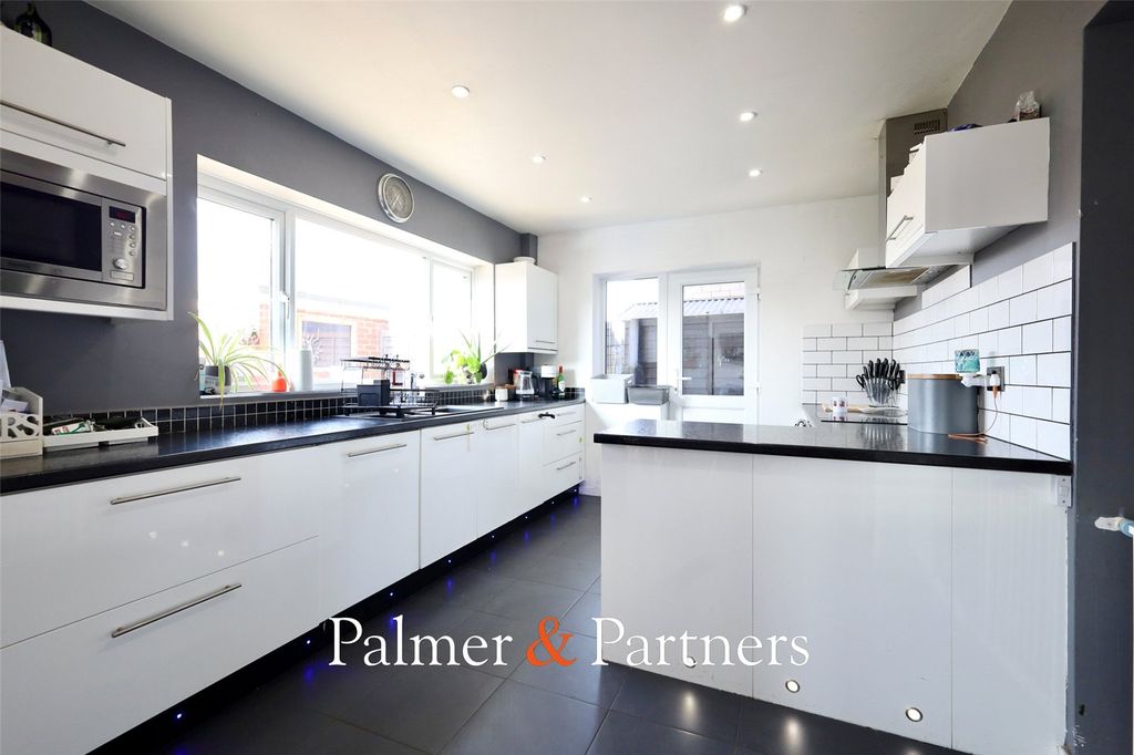 Property photo 2 of 17 Picture No. 07