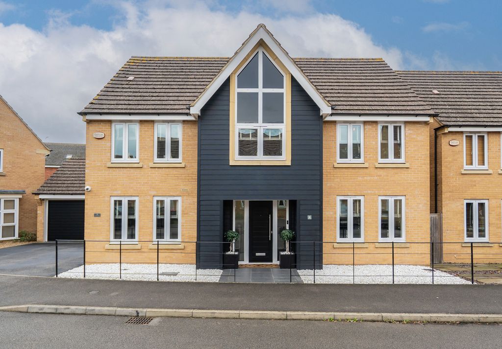 Property photo 1 of 39