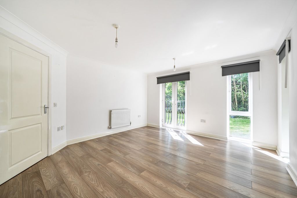 Property photo 3 of 12 1459316-9-6A03051...