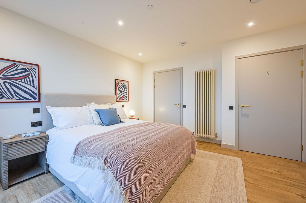 Property photo 1 of 31