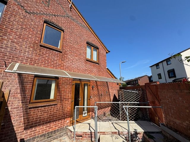 Property photo 2 of 13