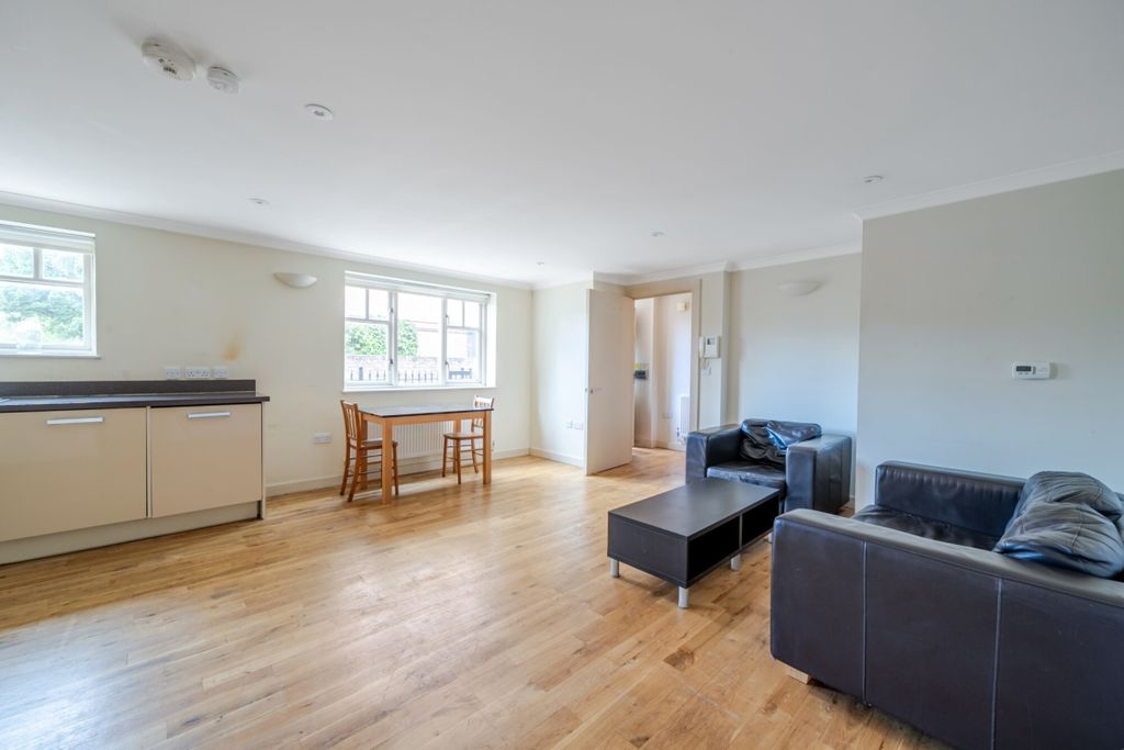 Property photo 3 of 15 1356444-2-68c98E3...